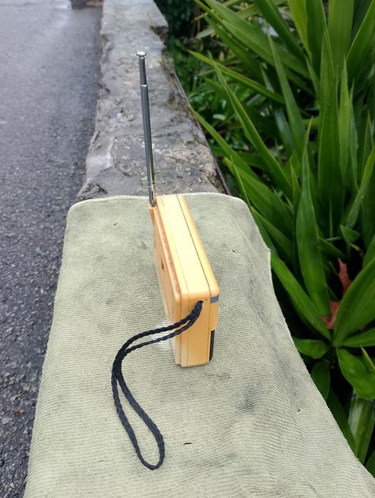 Radio portátil, bom estado