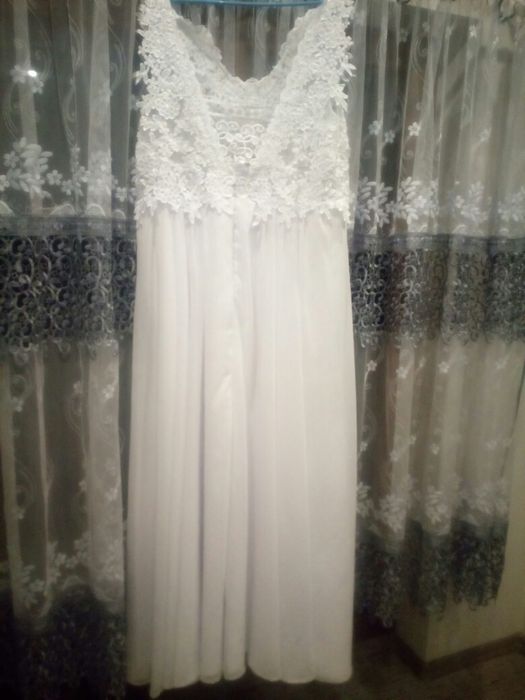 Suknia ślubna z welonem
