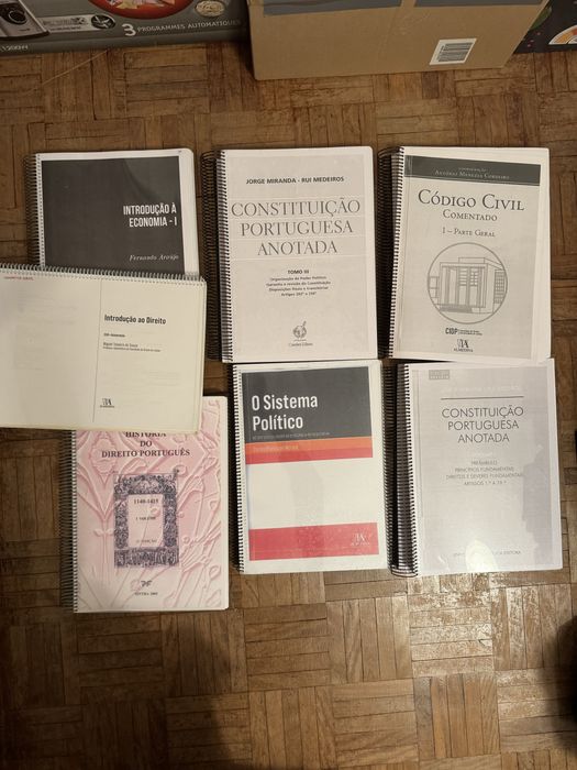 Vendo Livros de Direito FDUL - Baratos