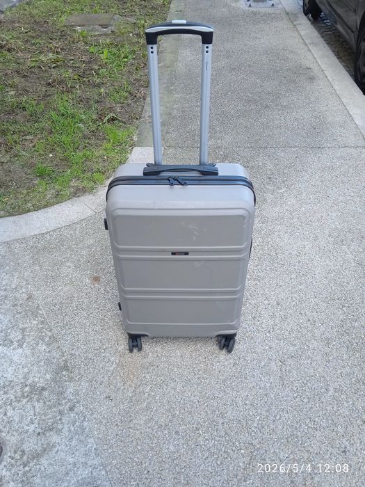 Mala de viagem  20kg como nova com 65×40×25 cm  impecavel .