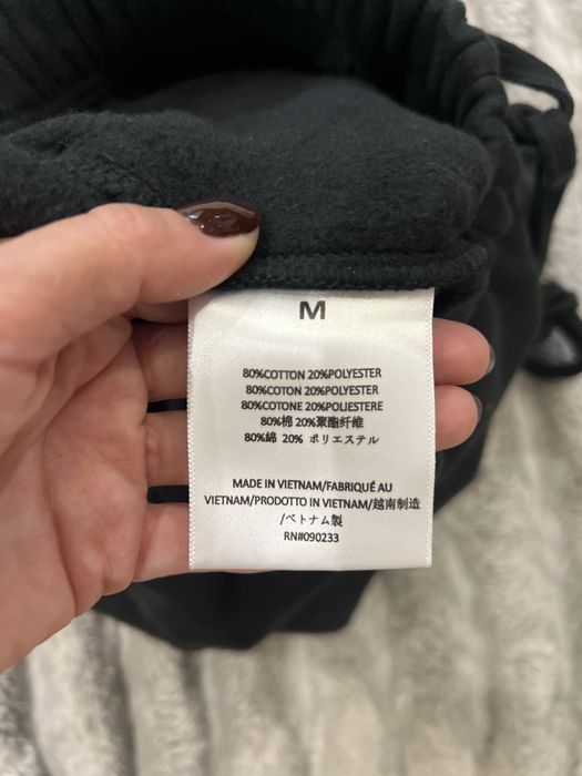 Продам шорты ESSENTIALS