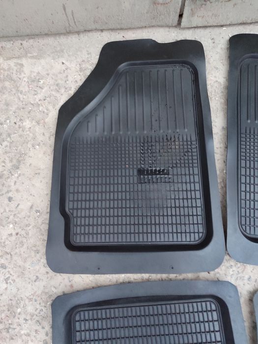 Коврики в салон авто универсальные