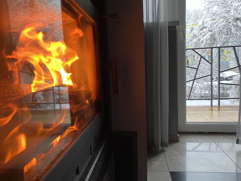 Готель «У Батька» новенькі двокімнатні номери класу люкс Світло 24/7