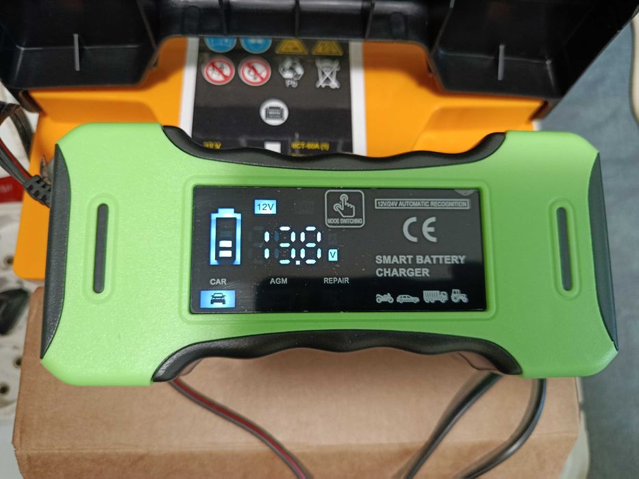 Зарядное устройство для авто аккумулятора 600 гривен зеленое