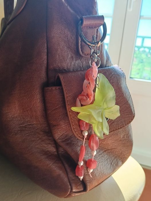 Bag charm artesanal borboleta