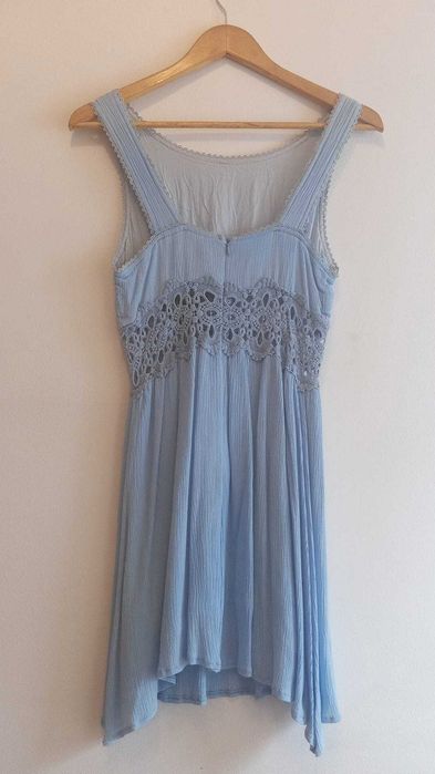 Vestido azul bordado