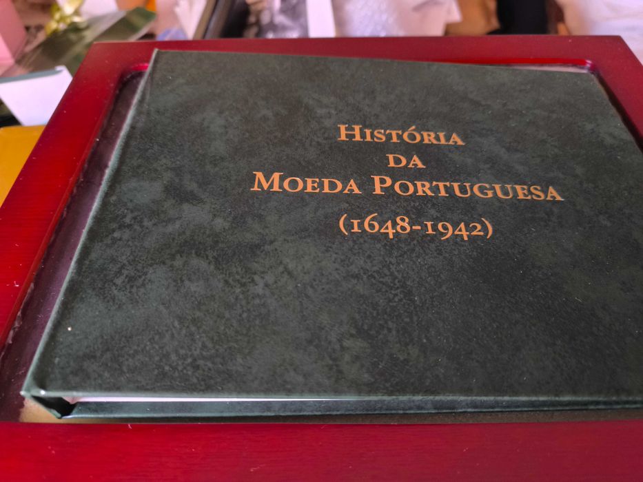 História da moeda portuguesa (1648-1942) - Coleção de medalhas-replica de 24 moedas, emissão especial "Proof quality" Art Gallery