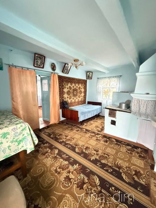 Будинок з земельною ділянкою|с.Молодаво Перше