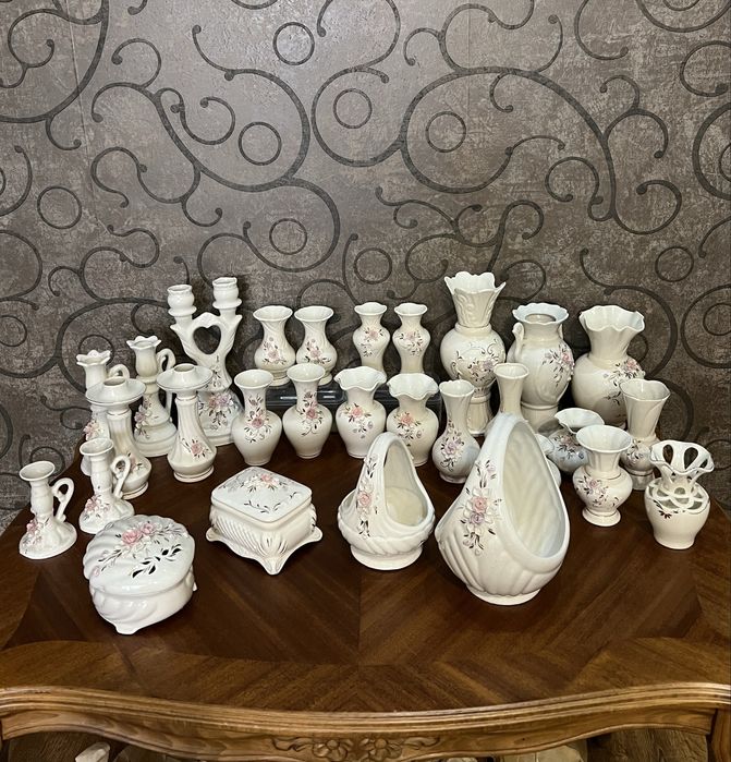 Фарфоровая вазочка с рельефными цветами, Миргородский ХКЗ, СССР