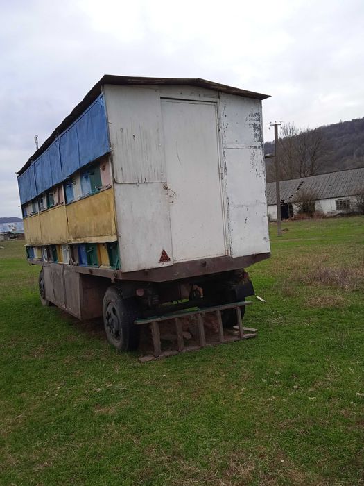 Бджоло павільйон,прицеп для бджіл на платформі зіл