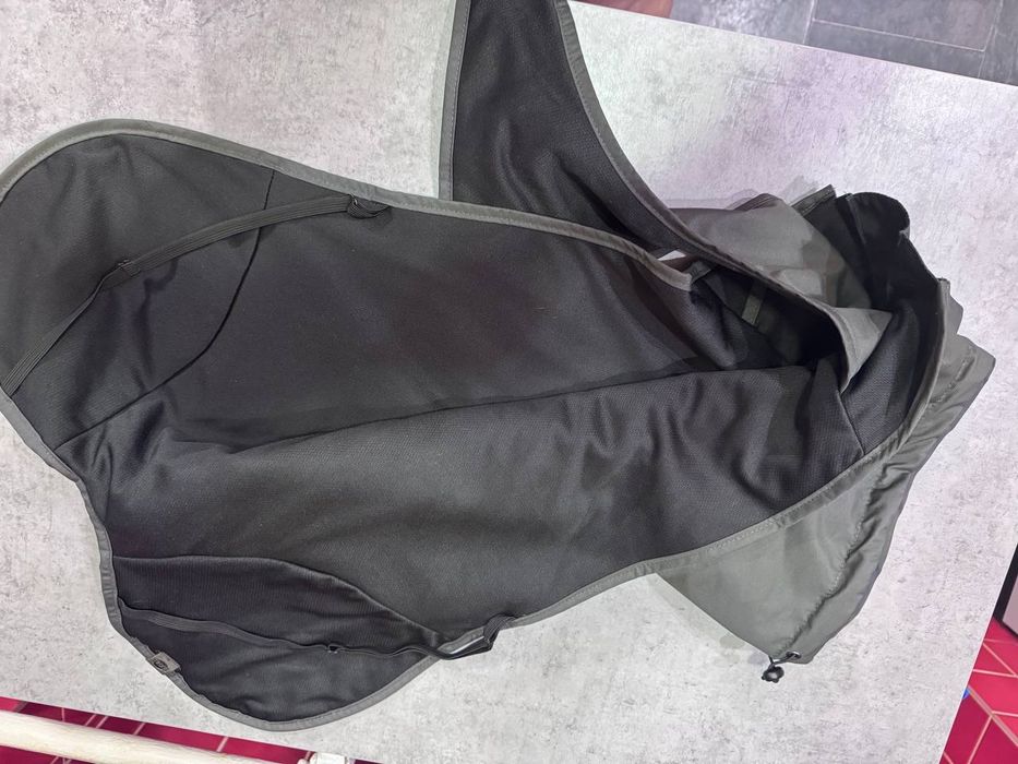 Продам жилет на флисе для собаки среднего размера