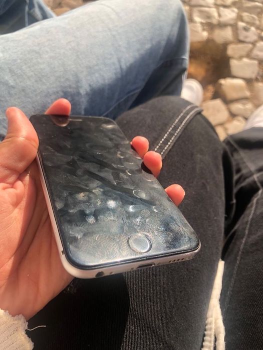 iPhone 6s in excellent condition64739692919937121