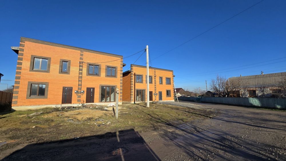 Продаж будинок квадродуплекс чистові роботи