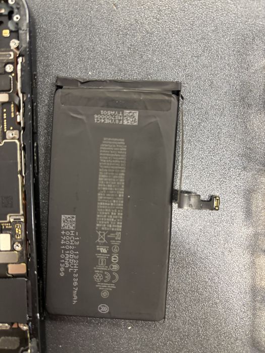 Запчастини iphone 15