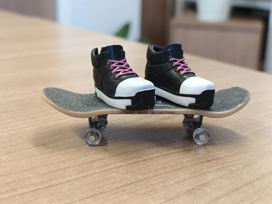 HW Skate Deskorolka + buty HVJ91 hot wheels