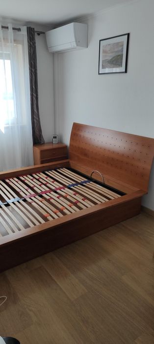 Cama de Casal com Sommier em madeira cerejeira