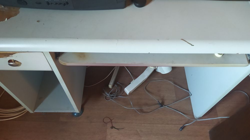 Обеденный стол 590-910 миллиметров