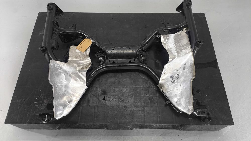 Charriot/Eixo Frontal BMW Serie 7 (E38)