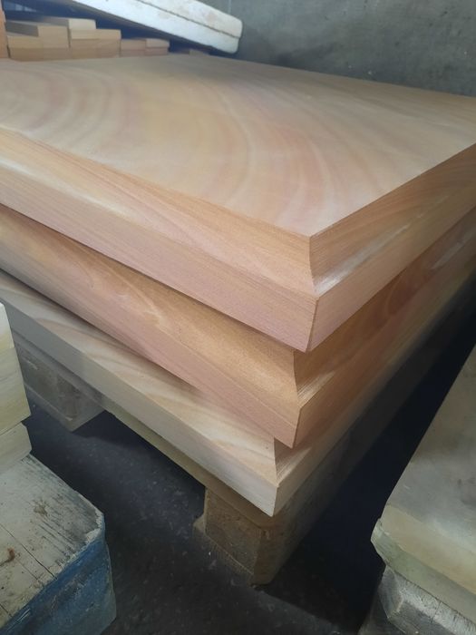 Daszki, nakrywy z piaskowca na ogrodzenie