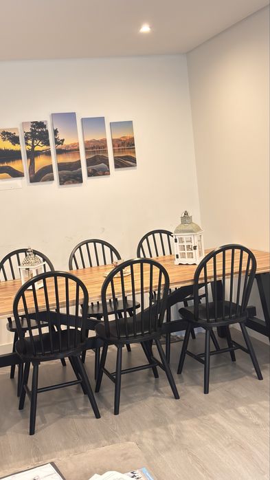 Conjunto mesa com 6 cadeiras - Como novo -