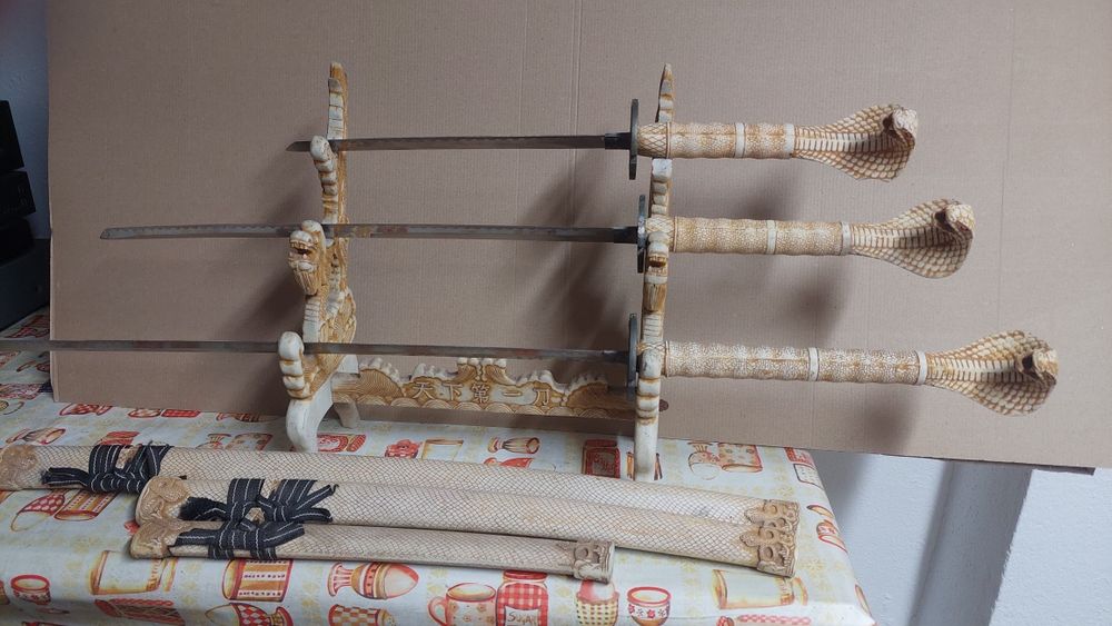 Katanas decorativas