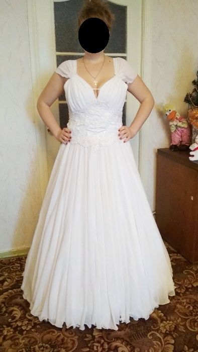 Продам весільну сукню