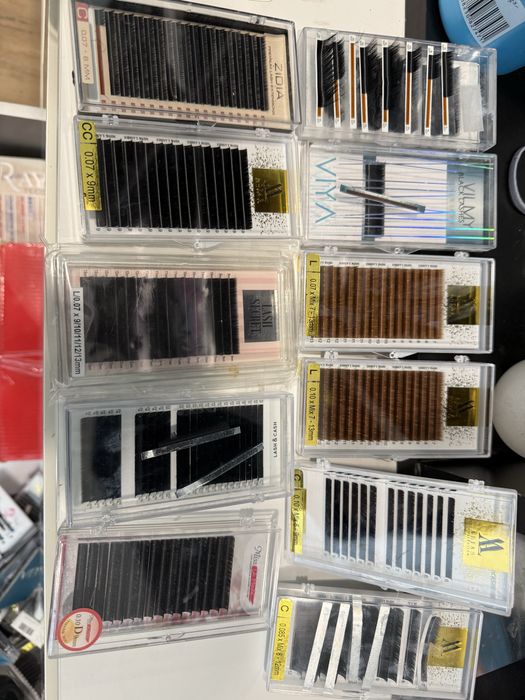 Продам ресницы целым лотом