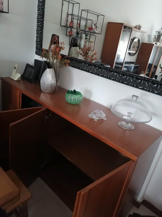 Aparador Sala bom estado.