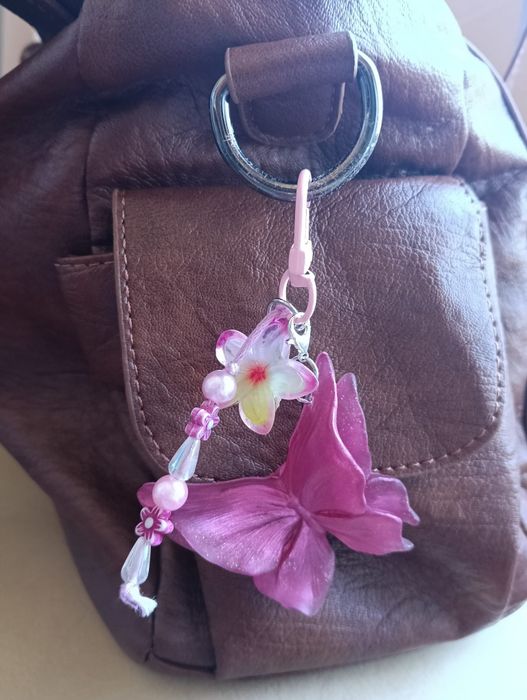 Bag charm artesanal borboleta