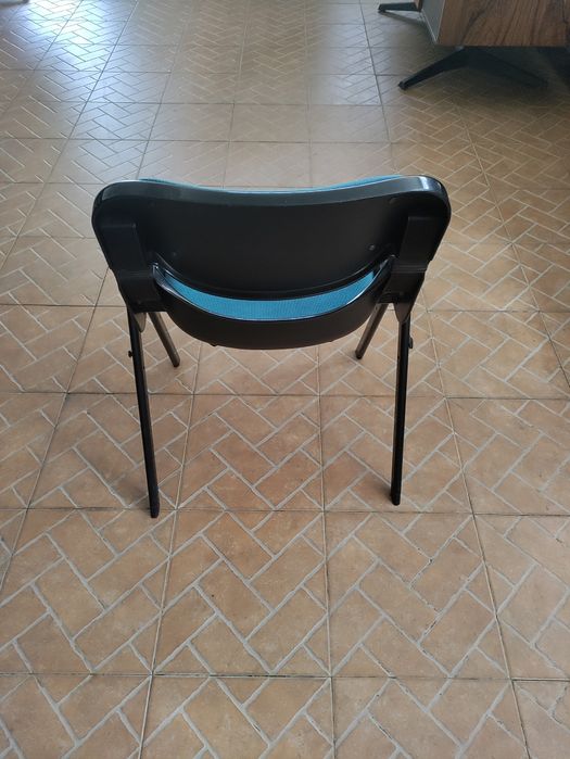 Cadeiras com rodas/pernas