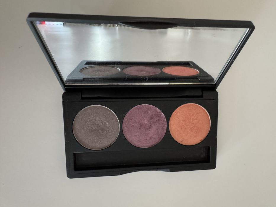 Cienie Inglot kasetka z lusterkiem