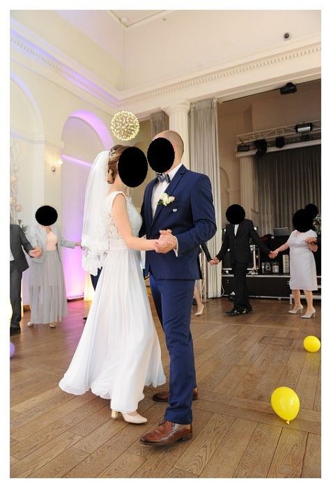 Zwiewna muślinowa biała suknia ślubna w rozmiarze 34-36