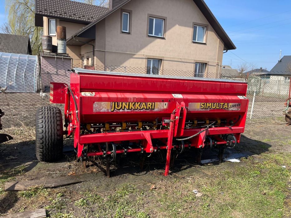 Сівалка дискова причіпна навісна Simulta 2.5 м з міндобривом сошникова