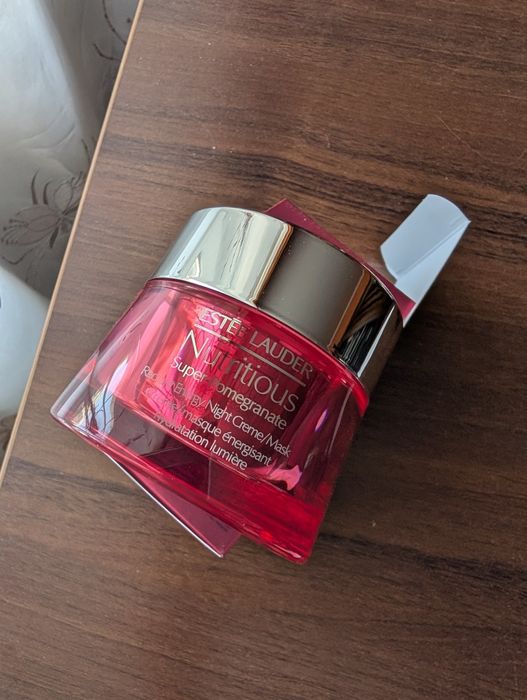 Зволожуючий крем Estée Lauder Nutritious Super-Pomegranate