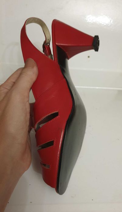 Вінтажні шкіряні червоні босоніжки р. 38 Нові