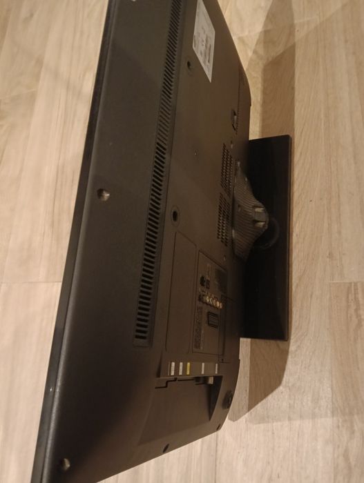 TV SAMSUNG 32 POLEGADAS com comando e cabo de energia