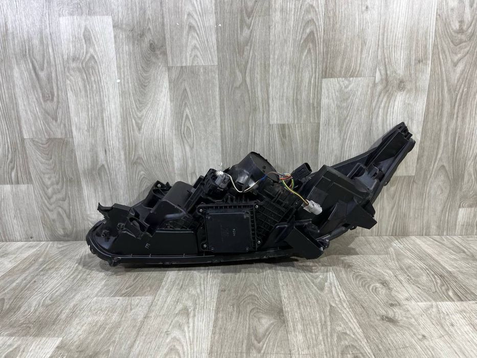 Фара передняя правая Mitsubishi Eclipse Cross \ 2018 2019 2020 2021 г.