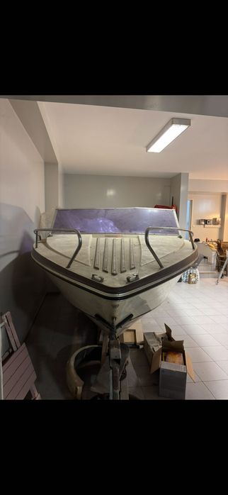 Barco a motor Argus