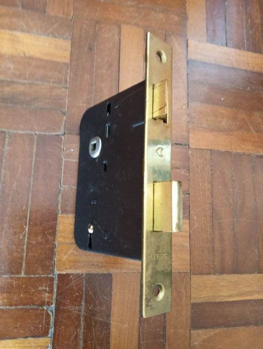 Fechadura de quarto (só tem uma chave) NOVA!*
