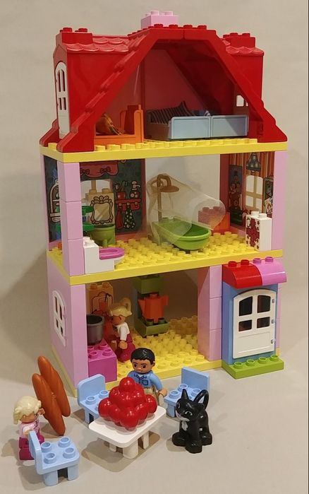 Lego семейный дом