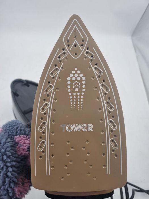 Tower żelazko ze stacją parową T22023GLD