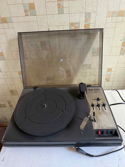 Polski gramofon polecam !