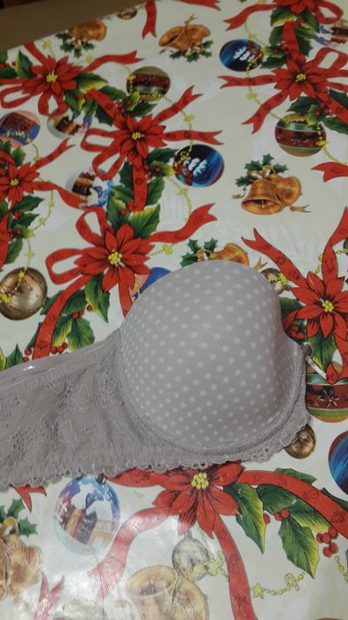 Бюстгальтер балконет