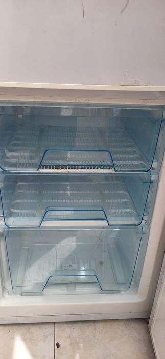 Dou frigorífico Electronia