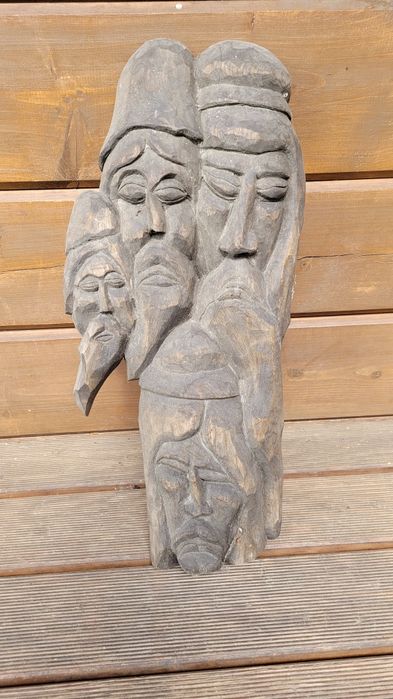 Płaskorzeźba cztery twarze 44 letnia