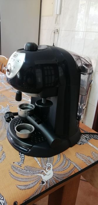 Maquina café manual Delonghi em bom estado, limpa e afinada para tirar bons cafés
