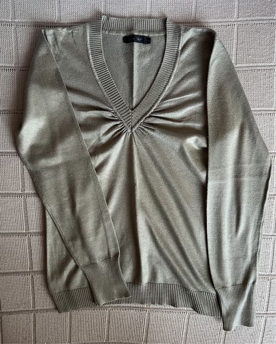 Жіночий светр на зуб