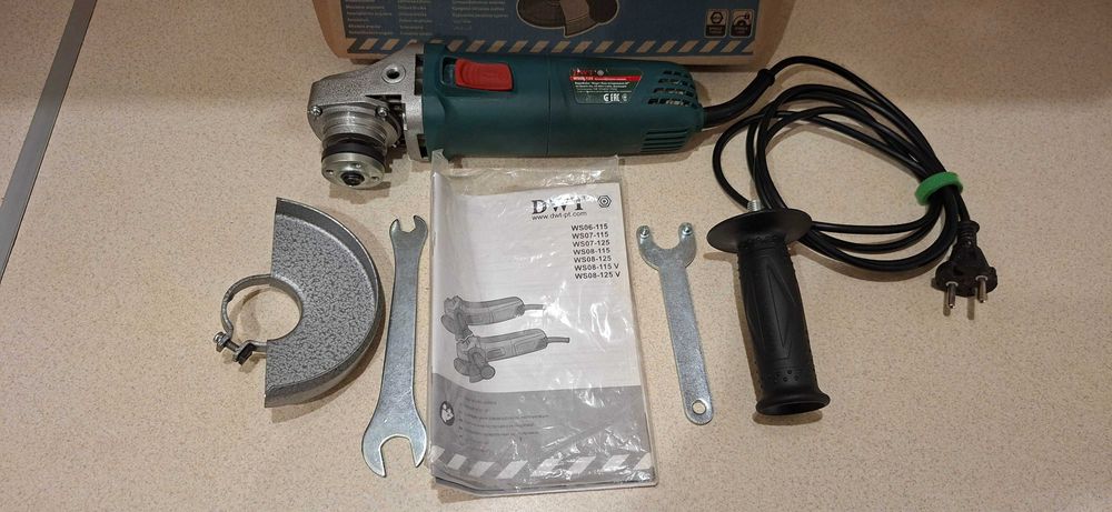 Болгарка кутова шліфувальна машина DWT WS08-125