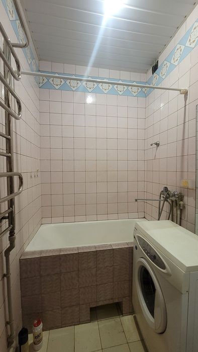 Продам 4х кімнатну квартиру.  Центр міста.