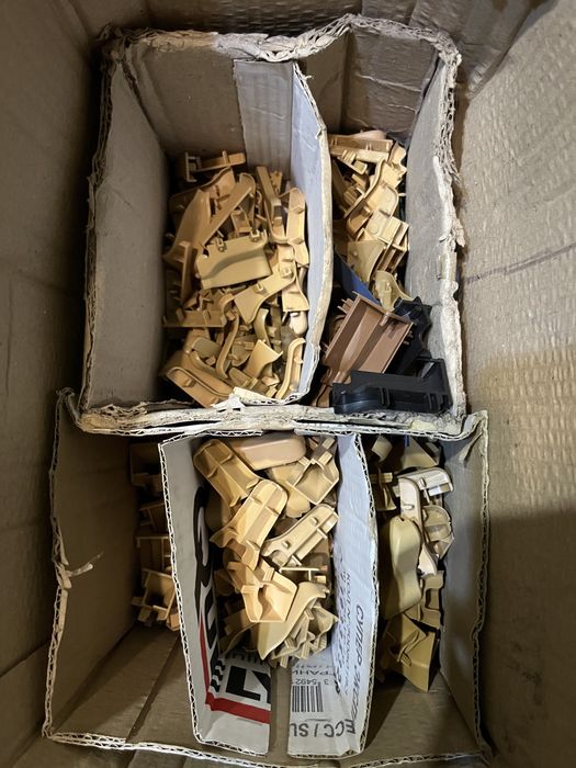 Зʼєднання для плінтусів пластмасових